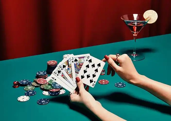 Ilustrasi keamanan online dengan proteksi privasi dan multi faktor otentikasi